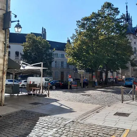 Right Place * Beaune (Cote d'Or)