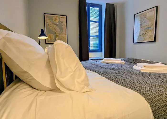 Right Place Apartment *