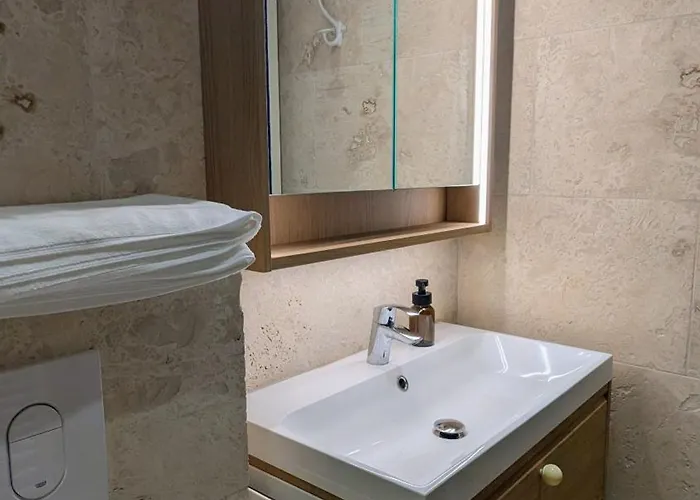 Right Place Beaune (Cote d'Or)